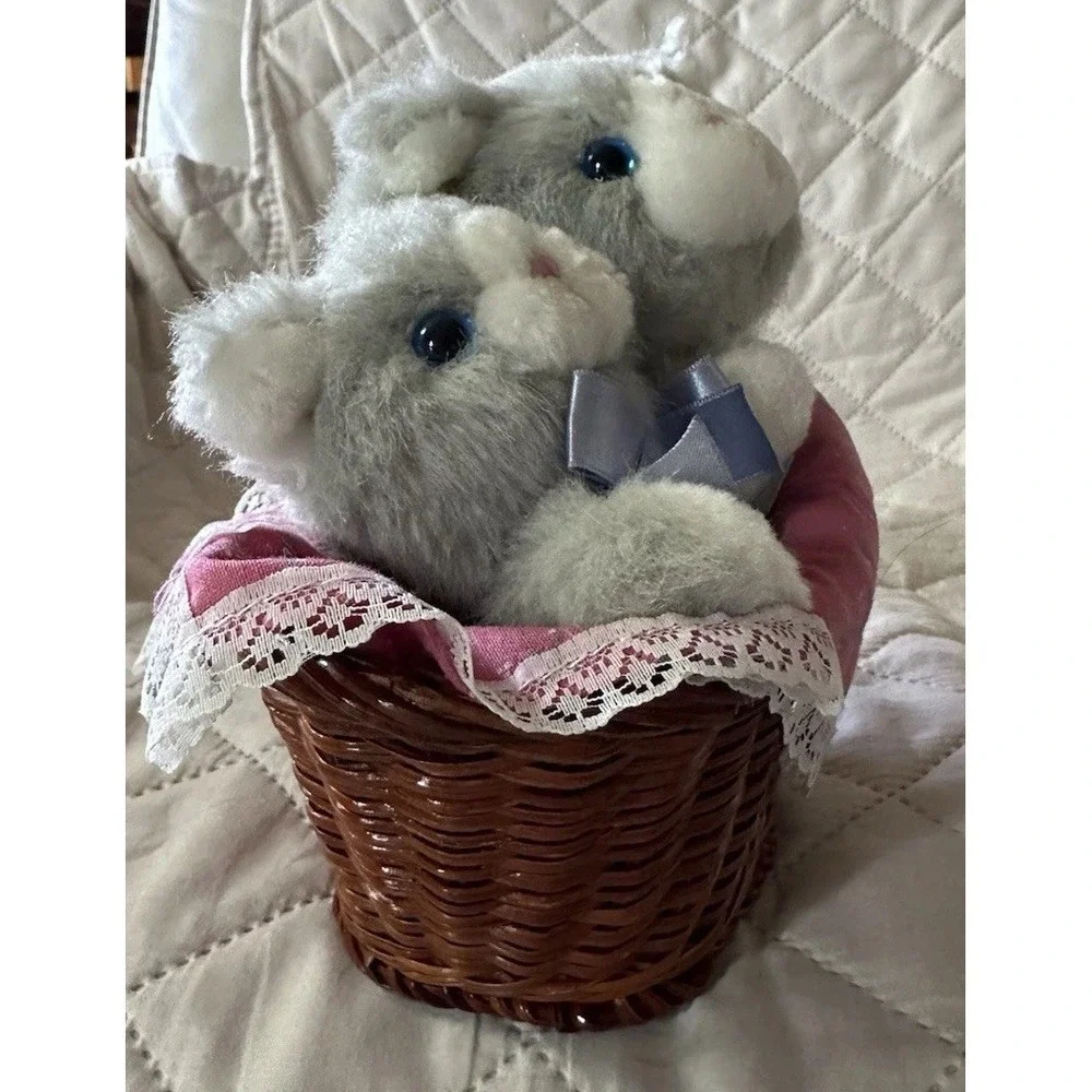 vtg Avon Country Kittens in Basket musical gray cats plush kitties‎ music works